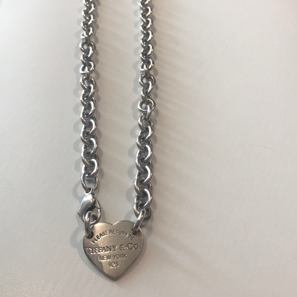 Tiffany & Co. silver chain choker.